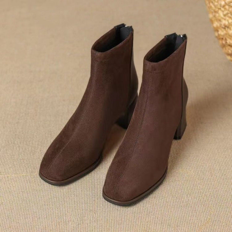 Bottes en Daim Style Français à Talons Épais  – Le Must-Have !